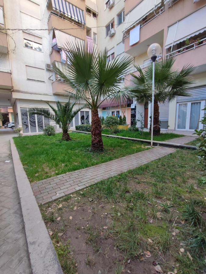 Tirana New Bazaar-Apartment 2 Buitenkant foto