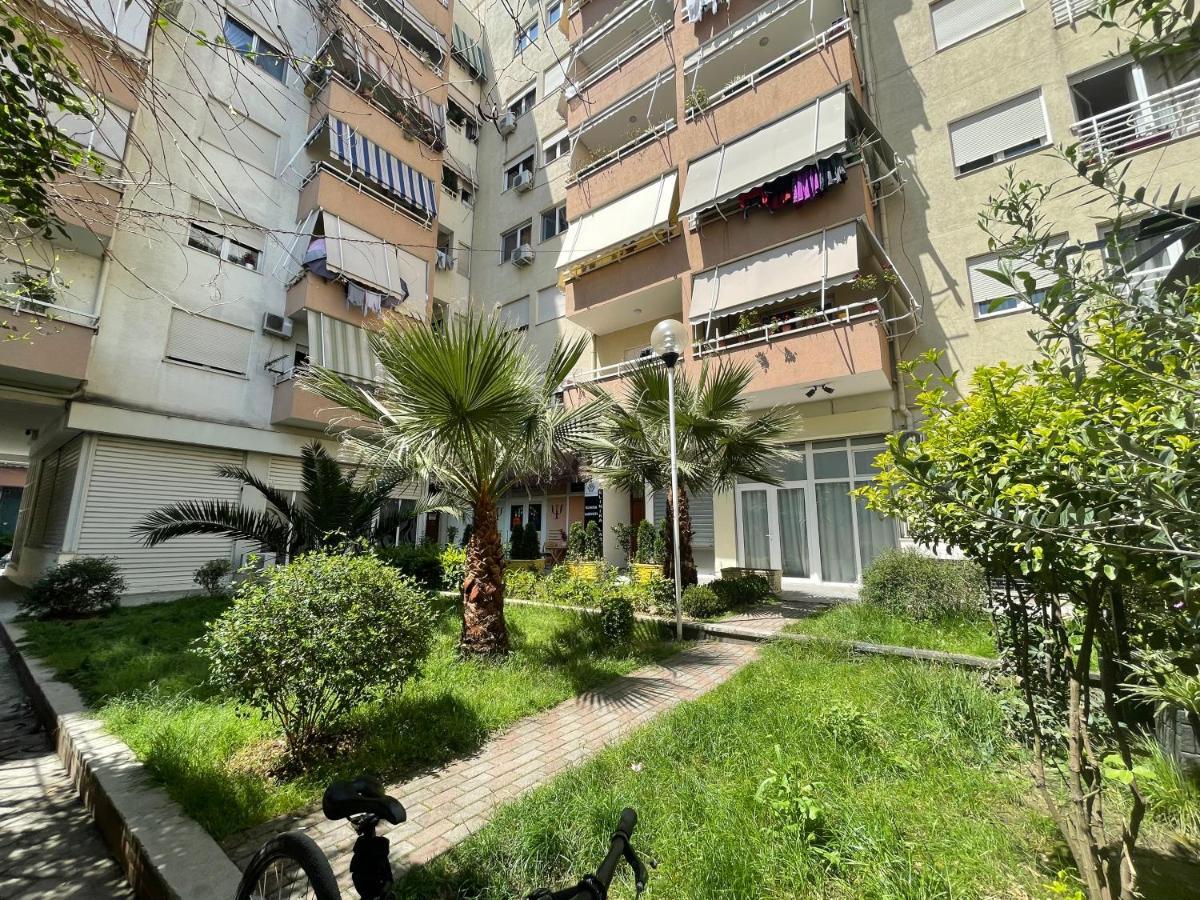 Tirana New Bazaar-Apartment 2 Buitenkant foto